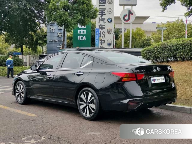 Nissan Altima 2022 Черный из Китая