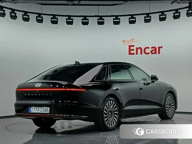 Hyundai Grandeur Hybrid (GN7) 2023 Черный из Кореи