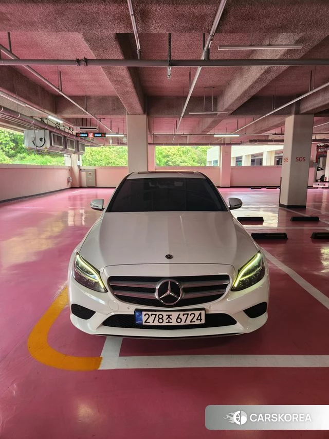 Mercedes-Benz C-Class W205 2018 Белый из Кореи
