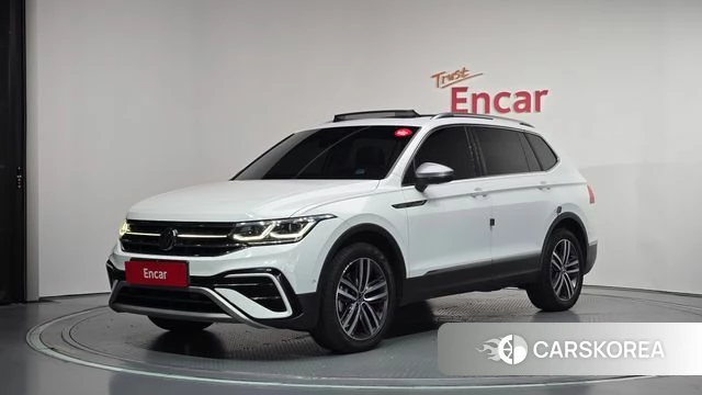 Volkswagen Tiguan Allspace 2023 Белый из Кореи