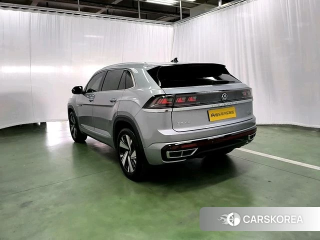 Volkswagen Teramont 2022 Серебристо-серый из Китая