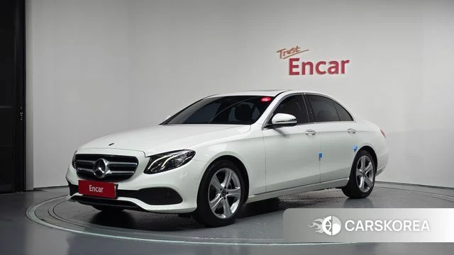 Mercedes-Benz E-Class W213 2018 Белый из Кореи