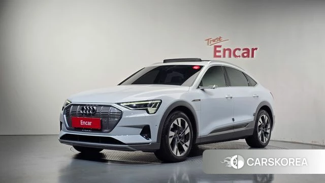 Audi e-Tron 2022 Белый из Кореи, фото 2