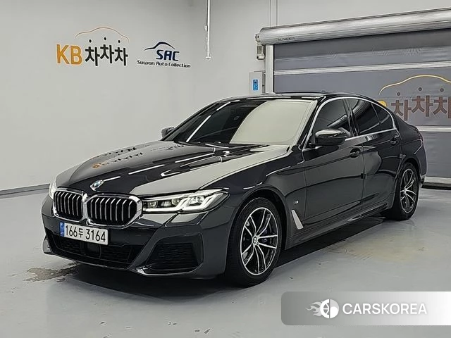 BMW 5 Series (G30) 2022 Черный из Кореи