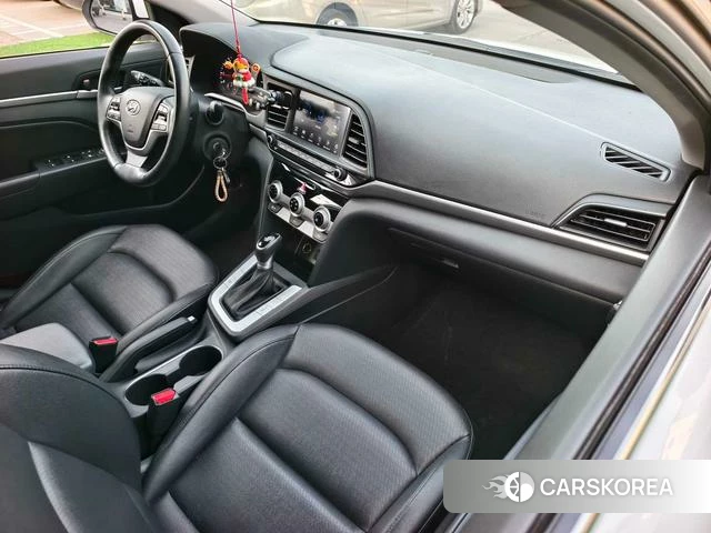 Hyundai Elantra 2020 Белый из Китая