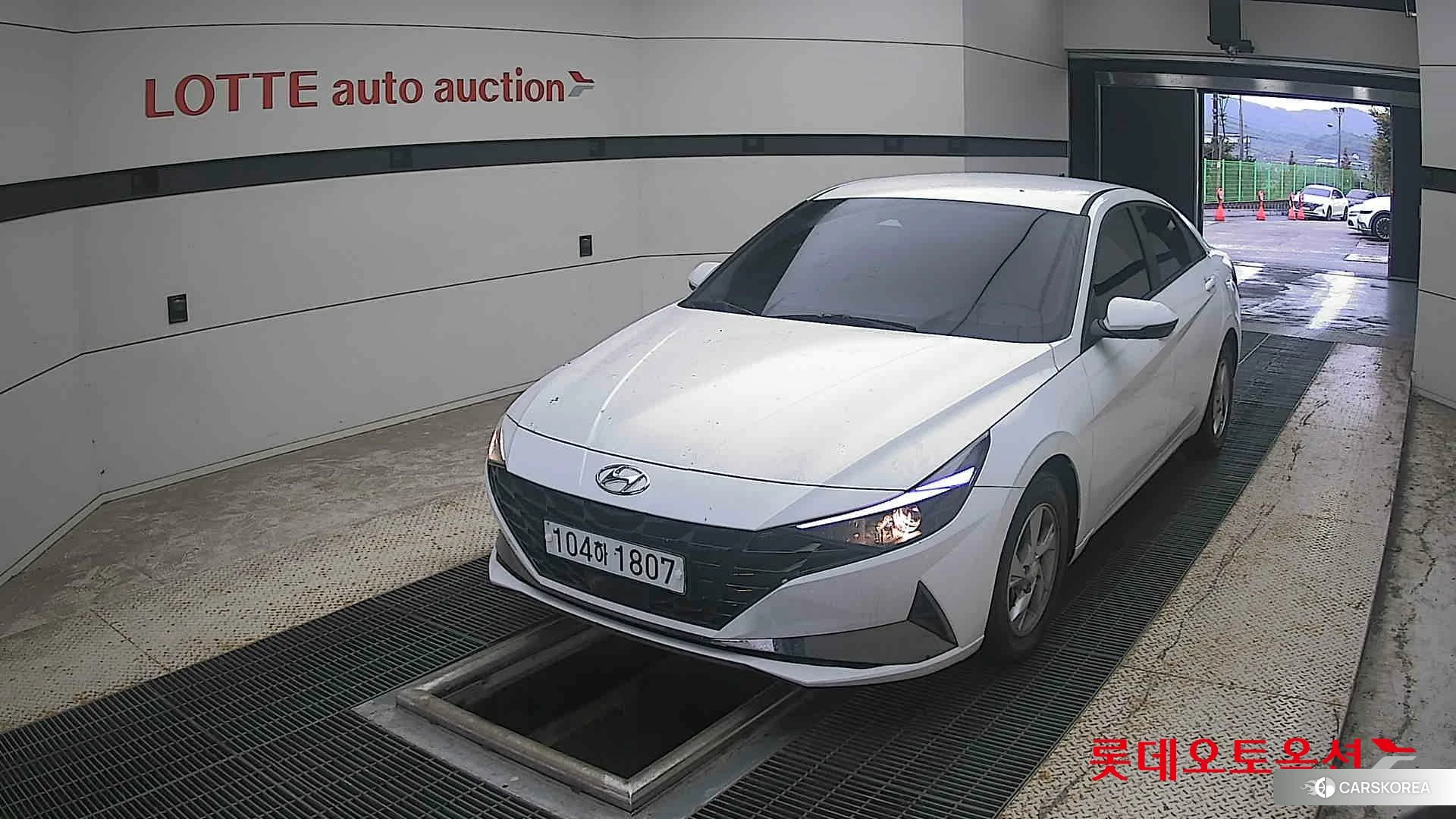 Hyundai Avante 2021 Polar White из Кореи