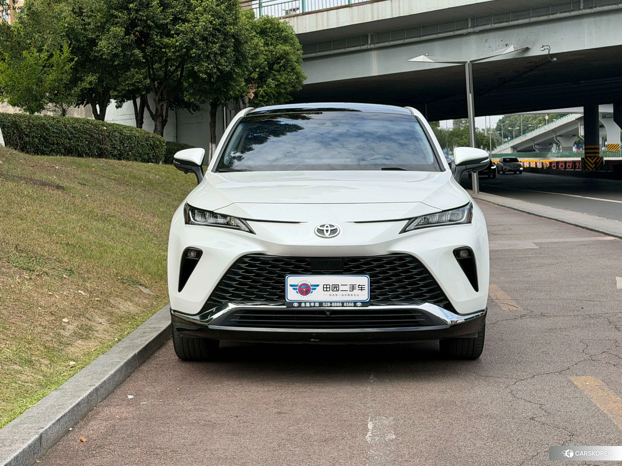 Toyota Venza 2023 Белый из Китая