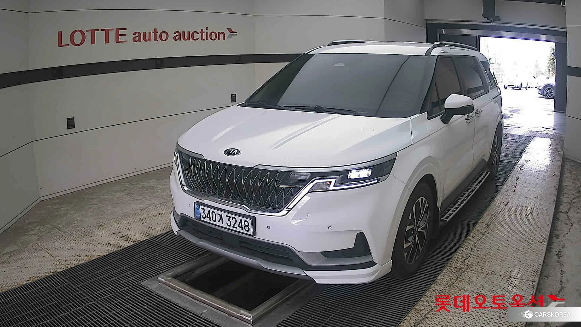 Kia Carnival 2021 Белый из Кореи