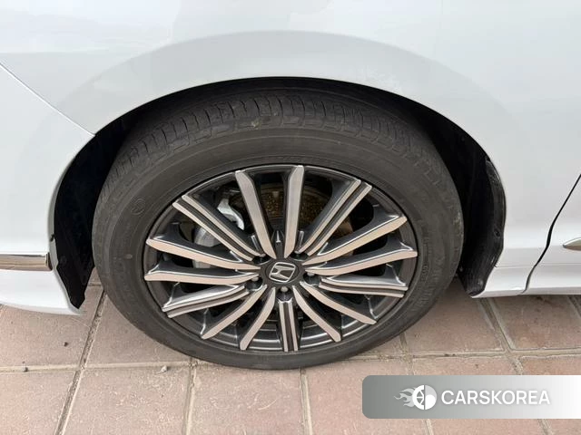 Honda Elysion 2023 Белый из Китая