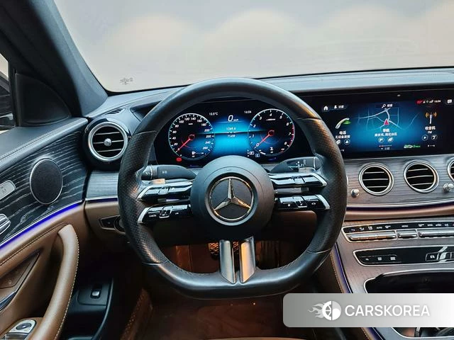 Mercedes-Benz E-Class 2021 Черный из Китая