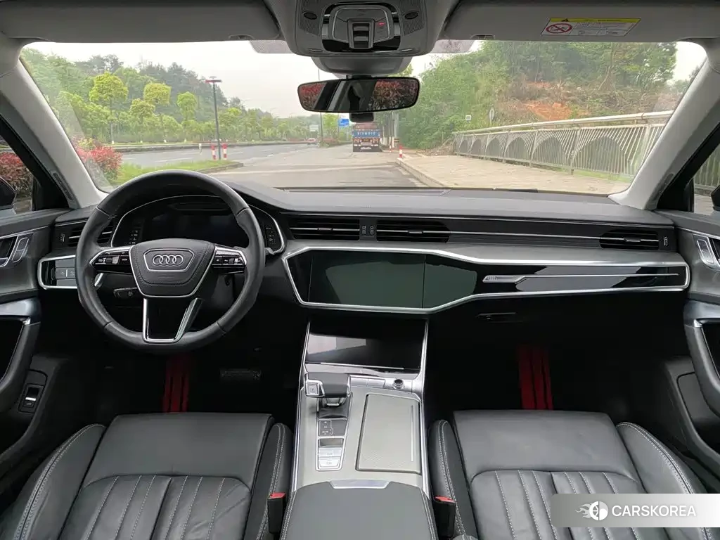 Audi A6L 2022 Черный из Китая