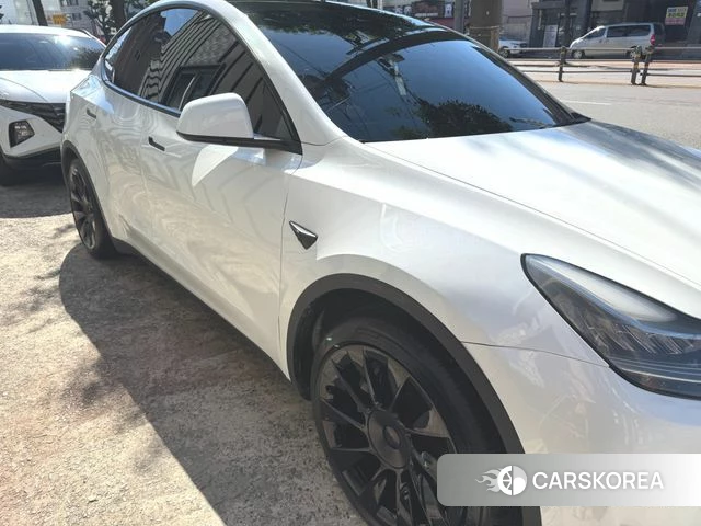 Tesla Model Y 2021 Белый из Кореи