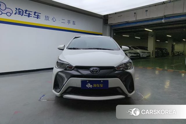 Toyota Yaris L 2021 Белый из Китая