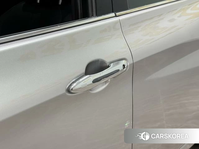 Toyota Avalon 2021 Серебристо-серый из Китая