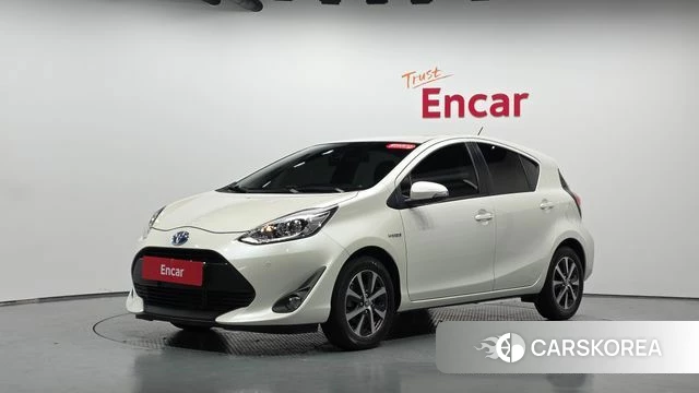 Toyota Prius C 2019 Белый из Кореи