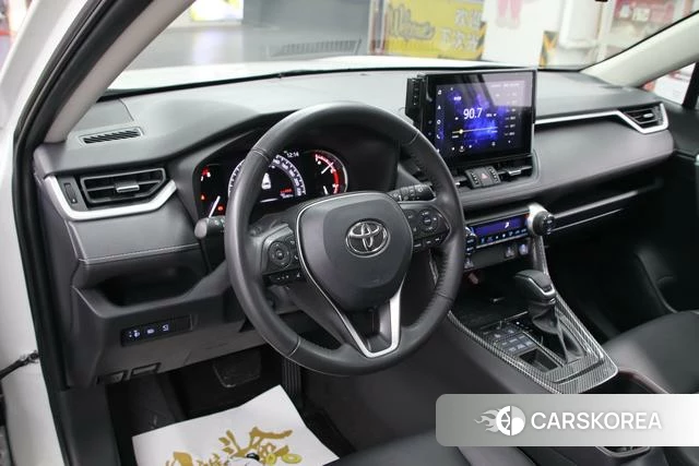 Toyota RAV4 2022 Белый из Китая