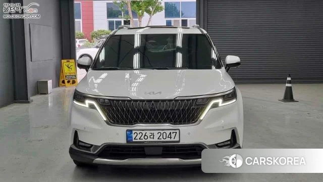 Kia Carnival 4th generation 2023 Белый из Кореи