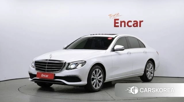 Mercedes-Benz E-Class W213 2019 Белый из Кореи