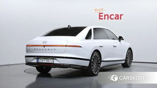 Hyundai Grandeur (GN7) 2024 Белый из Кореи