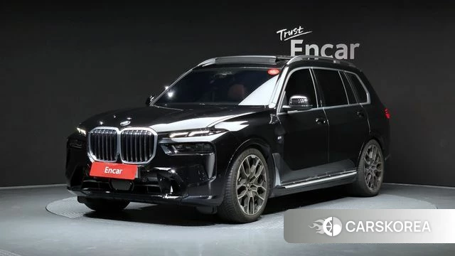 BMW X7 (G07) 2023 Черный из Кореи