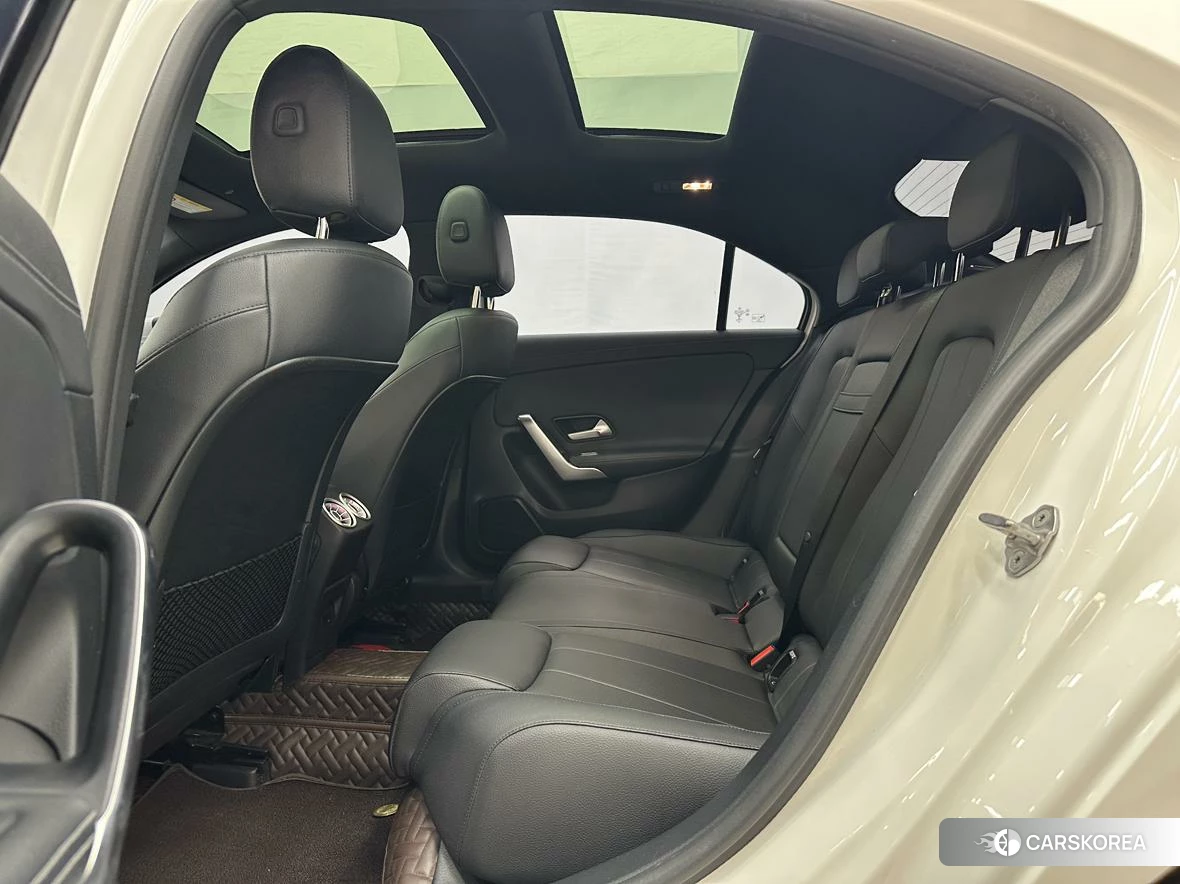 Mercedes-Benz A-Class 2021 Белый из Китая