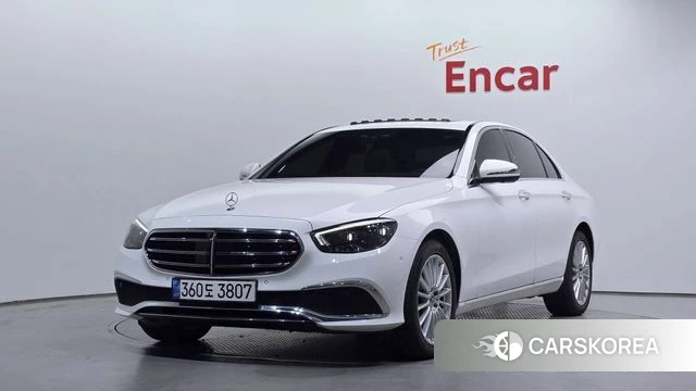Mercedes-Benz E-Class W213 2022 Белый из Кореи