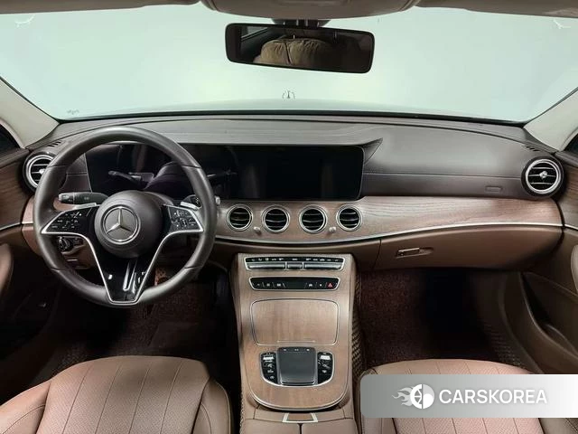 Mercedes-Benz E-Class 2023 Черный из Китая