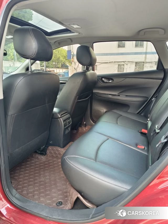 Nissan Tiida 2021 Красный из Китая