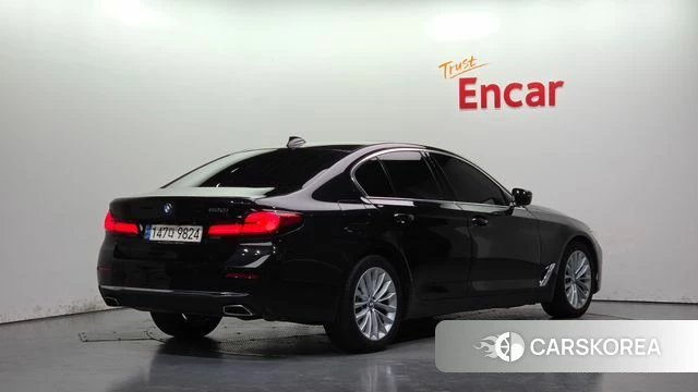 BMW 5 Series (G30) 2022 Черный из Кореи
