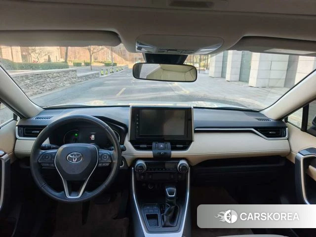 Toyota RAV4 2021 Белый из Китая