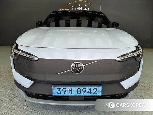 Volvo EX30 Cross Country 2025 Небесно-голубой из Кореи