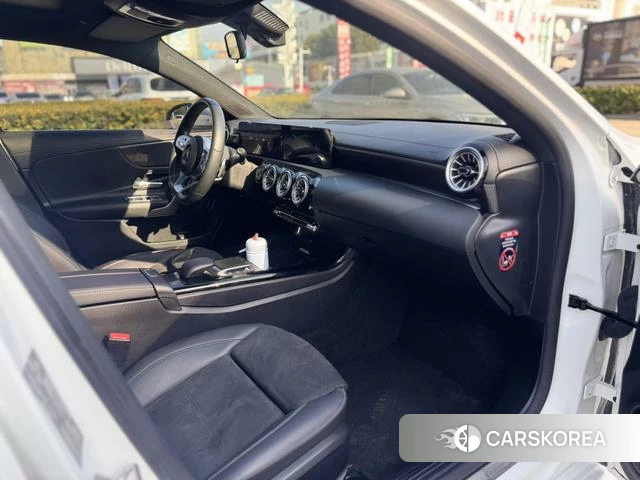 Mercedes-Benz A-Class 2021 Белый из Китая
