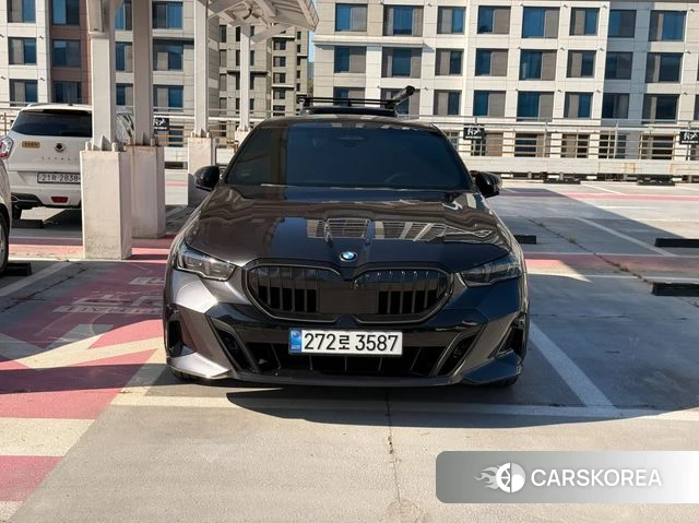 BMW 5 Series (G60) 2026 Серый из Кореи