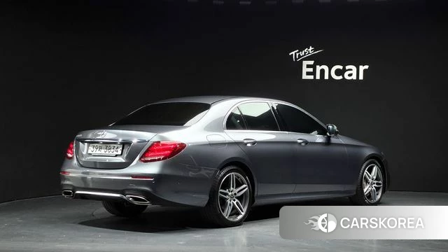 Mercedes-Benz E-Class W213 2019 Серый из Кореи