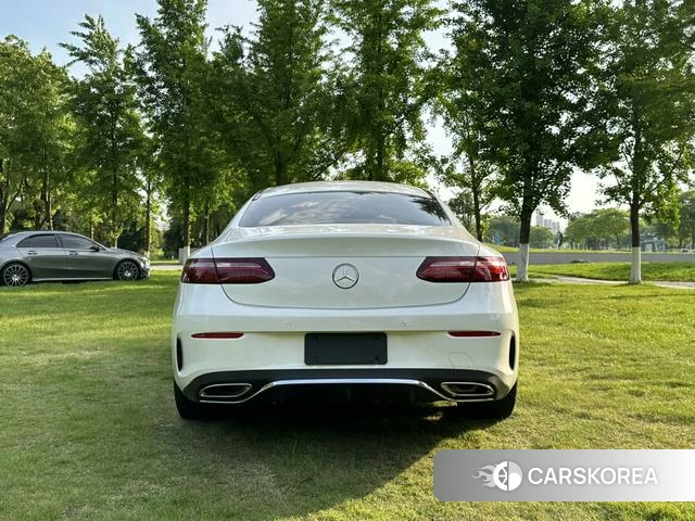 Mercedes-Benz E-Class 2021 Белый из Китая