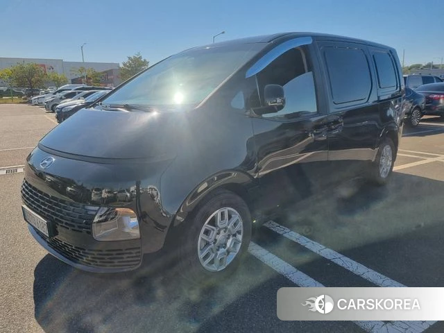 Hyundai Staria 2023 Серебристо-серый из Кореи