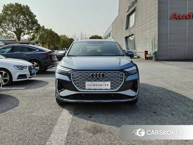Audi Q4 2024 Темно-серый из Китая