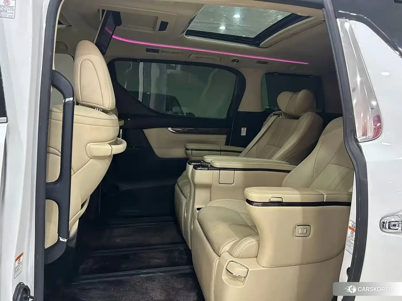 Toyota Vellfire 2020 Белый из Китая