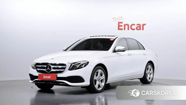 Mercedes-Benz E-Class W213 2018 Белый из Кореи