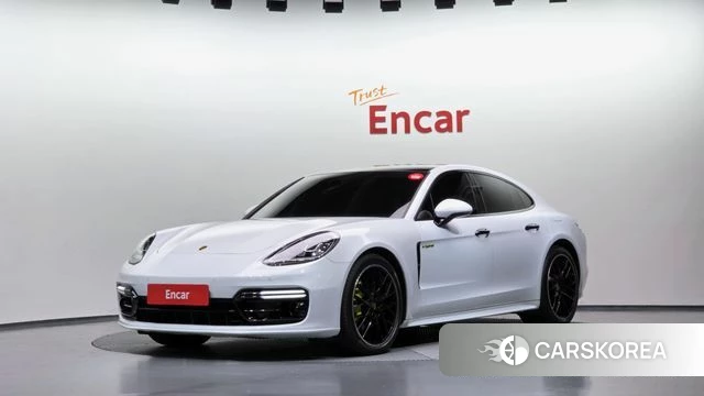 Porsche Panamera (971) 2018 Белый из Кореи