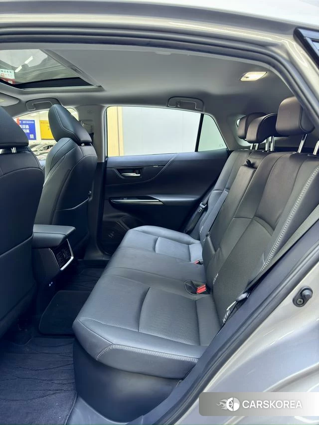 Toyota Venza 2023 Серебристо-серый из Китая