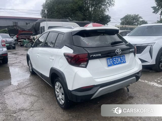 Toyota Yaris L 2021 Белый из Китая