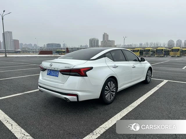 Nissan Altima 2023 Белый из Китая
