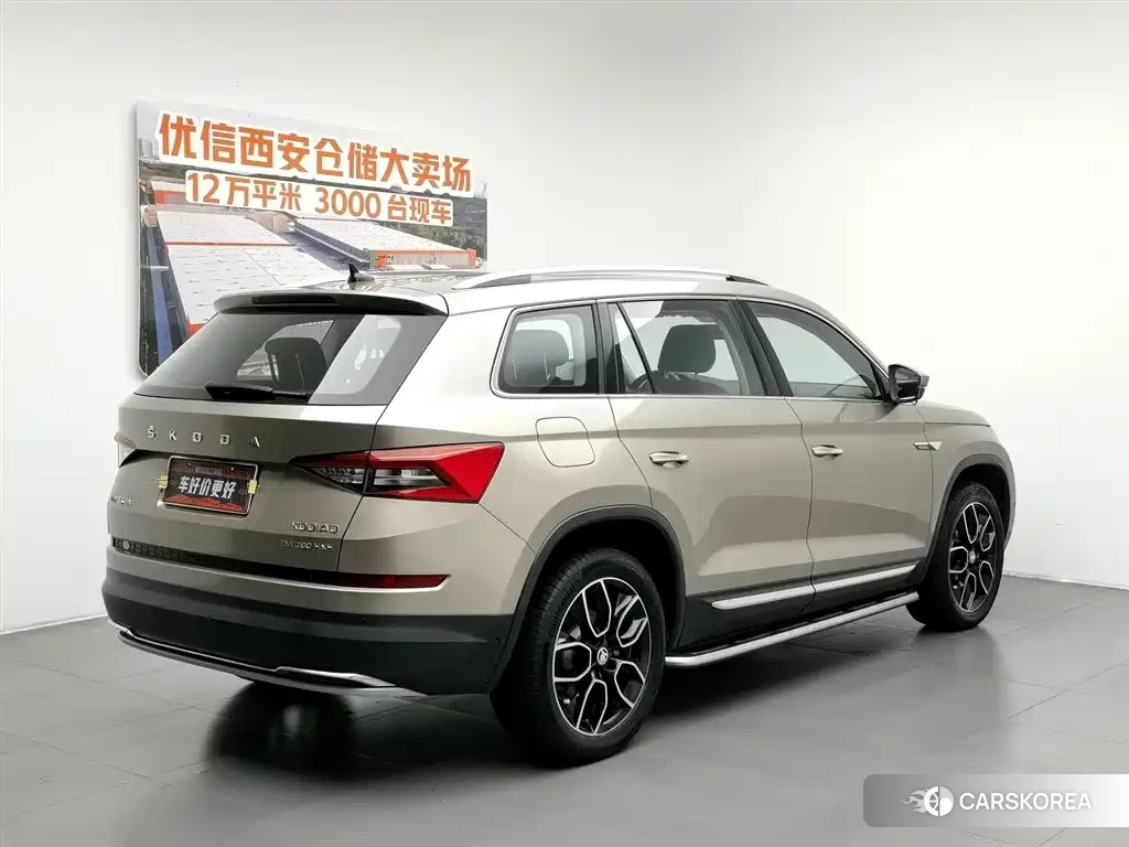 Skoda Kodiaq 2022 Champagne/brown из Китая