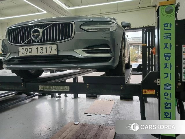 Volvo S90 2019 Серебристо-серый из Кореи