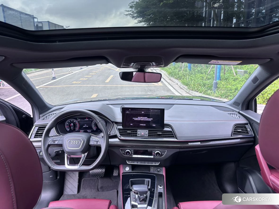 Audi Q5L 2020 Черный из Китая
