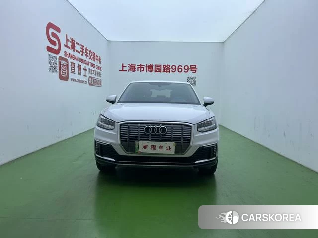 Audi Q2L 2021 Белый из Китая
