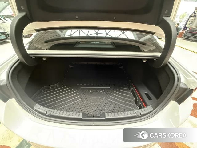 Mazda 3 2025 Белый из Китая