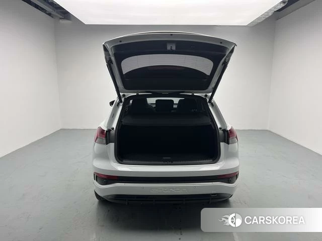 Audi Q4 2022 Белый из Китая