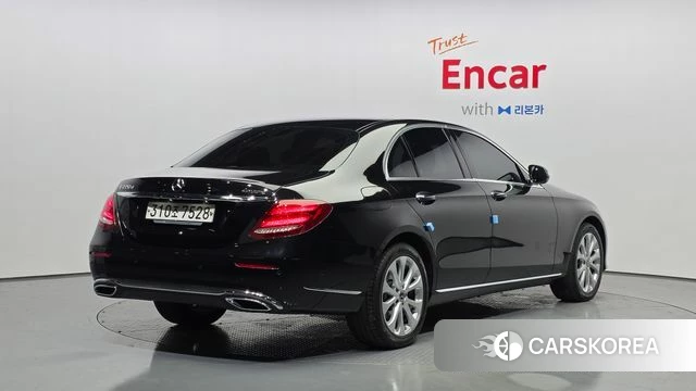 Mercedes-Benz E-Class W213 2019 Черный из Кореи